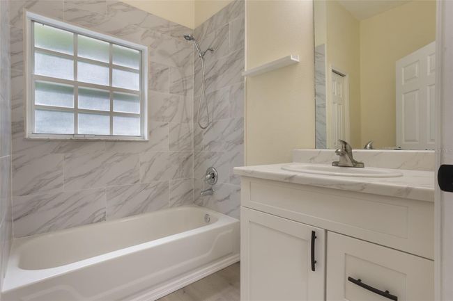 Secondary Bathroom | Image 4