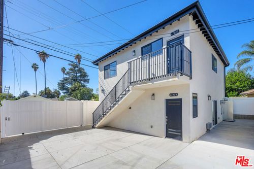 17404 Cantlay Street, Van Nuys, CA, 91406 | Card Image