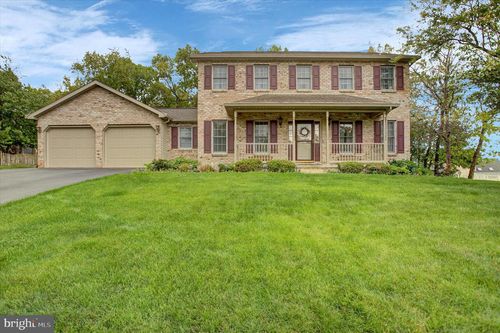 427 Bradley Ln, SHIPPENSBURG, PA, 17257-8406 | Card Image