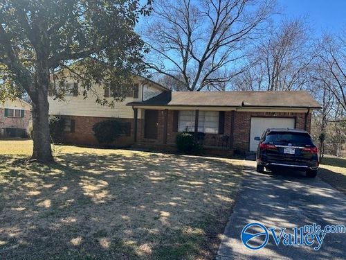 4011 Gunnison Ln Nw, Huntsville, AL, 35810-3940 | Card Image