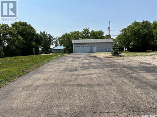 109 Noggle St, Lampman, SK, S0C1N0 | Card Image