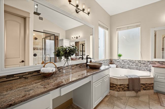 2502 Highland Trl, House other with 5 bedrooms, 5 bathrooms and 3 parking in Leander TX | Image 16