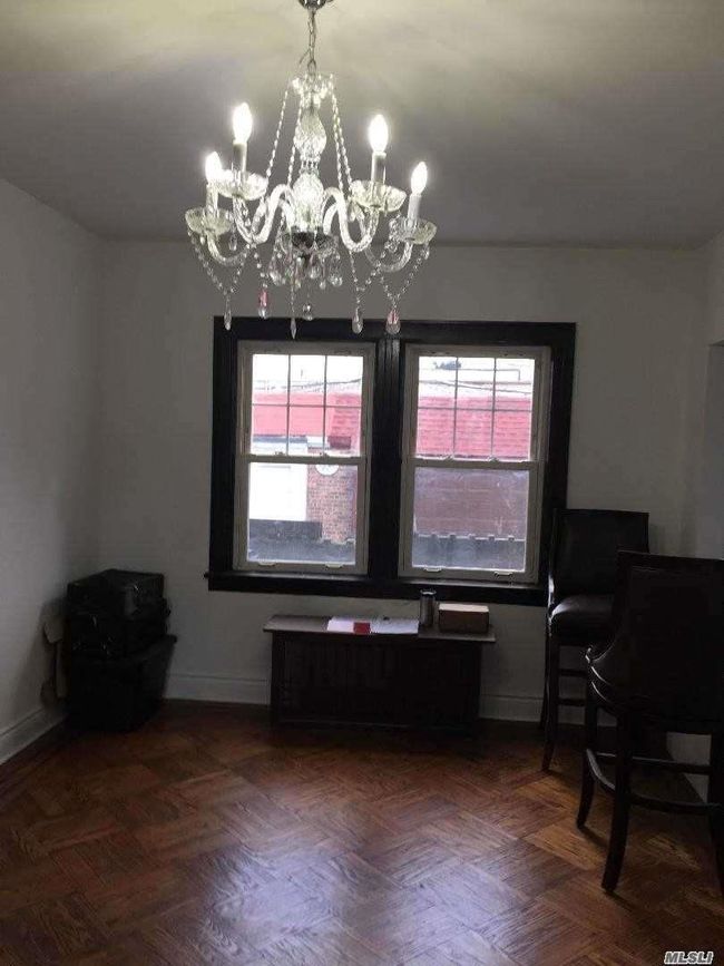 47 188 Th St, House other with 3 bedrooms, 2 bathrooms and null parking in Flushing NY | Image 6