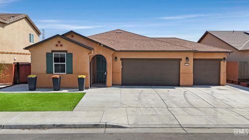4636 N Ensanada Ave, Fresno, CA, 93723-3018 | Card Image