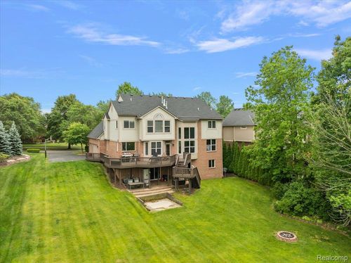 5390 Plantation Dr, Commerce Twp, MI, 48382-5140 | Card Image