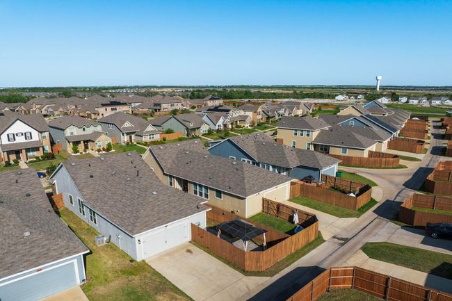 Drone / aerial view with a residential view | Image 18