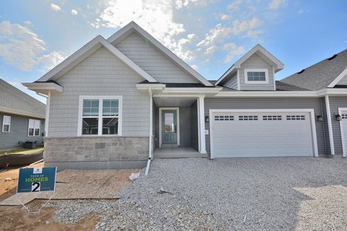 997 Elderberry Rd, Oconomowoc, WI, 53066-1368 | Card Image