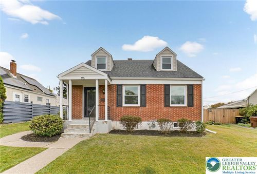 95 7th St, Whitehall, PA, 18052-7107 | Card Image