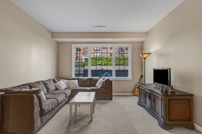UNIT-211 - 1 King Philip Dr, Condo with 2 bedrooms, 2 bathrooms and null parking in West Hartford CT | Image 13