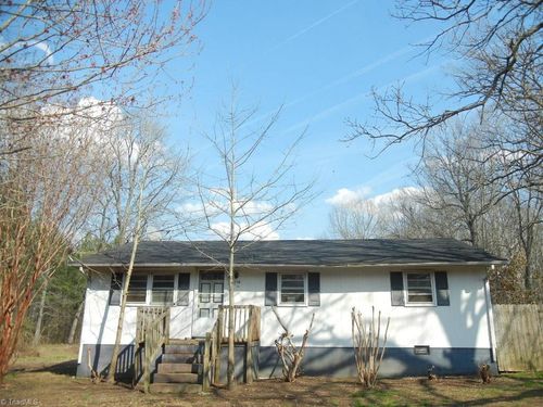 1034 Cascade Ave, Eden, NC, 27288-7908 | Card Image