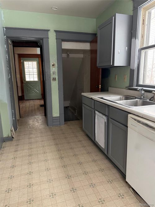 1116 Hickory St, Lansing, MI, 48912-1713 | Card Image