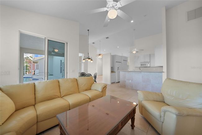 FAMILY ROOM | Image 16