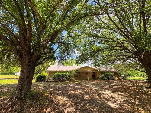 401 E Broad St, Linden, TX, 75563-5242 | Card Image