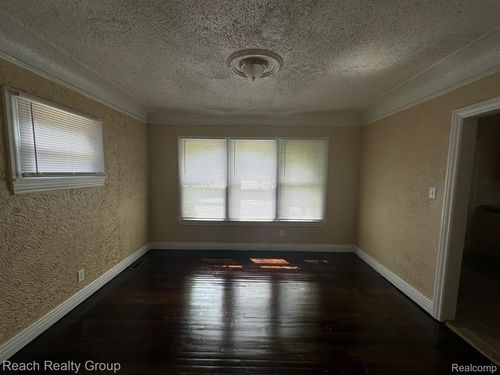 15355 Coyle St, Detroit, MI, 48227-2619 | Card Image