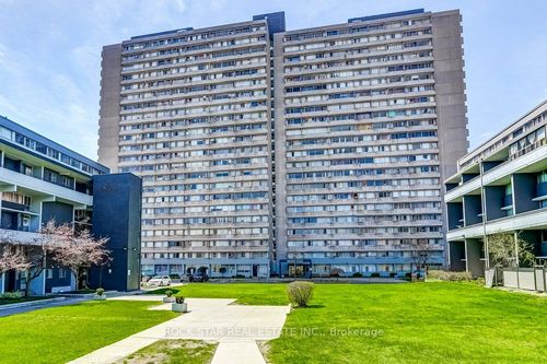 708-10 Sunny Glenway, North York, ON, M3C2Z3 | Card Image