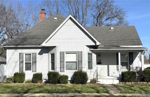 522 White Ave, Greenville, IL, 62246-1952 | Card Image