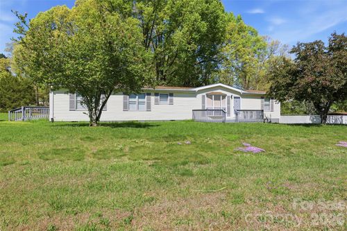 1235 Cheyenne Oaks Dr, Claremont, NC, 28610-9585 | Card Image