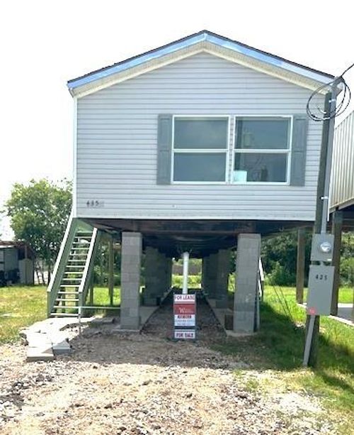 435 16th St, San Leon, TX, 77539-2924 | Card Image