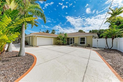 505 72nd Street, Holmes Beach, FL, 34217 | Card Image