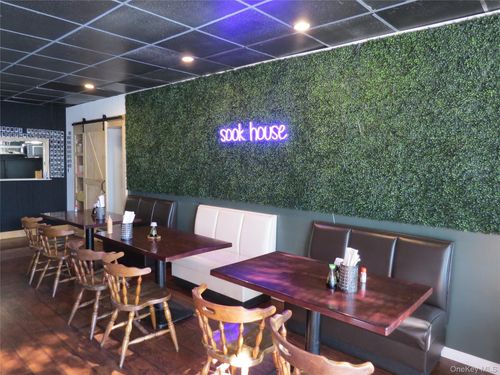 72 Center St, Ellenville, NY, 12428-1406 | Card Image