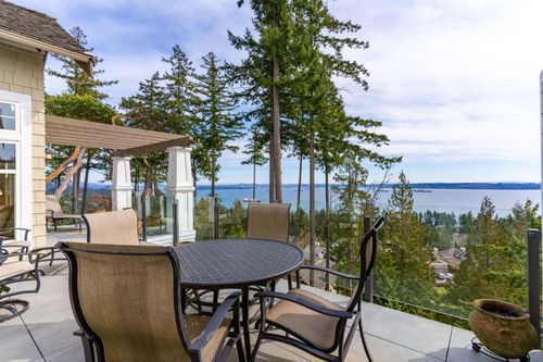 9-5110 Alderfeild Pl, West Vancouver, BC, V7W2W7 | Card Image