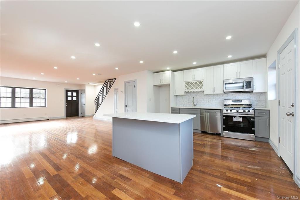 222nd St, Bronx, NY 10469