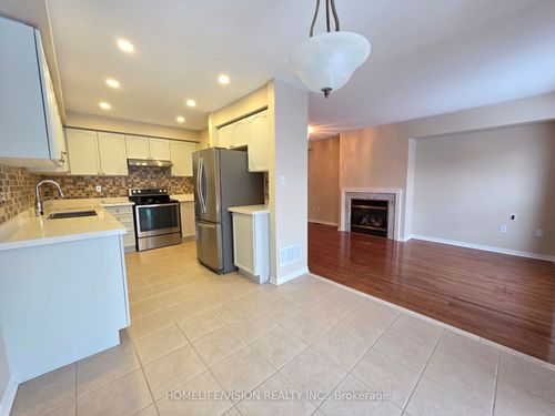 54 Mcnally Way, Aurora, ON, L4G7V3 | Card Image