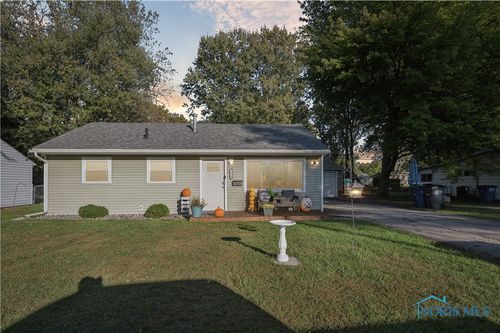 1810 Birdie Dr, Toledo, OH, 43615-3210 | Card Image