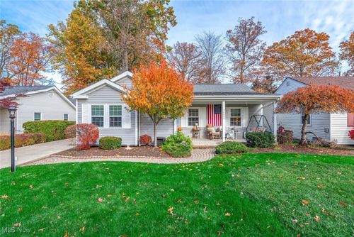 26600 Knickerbocker Rd, Bay Village, OH, 44140-2460 | Card Image