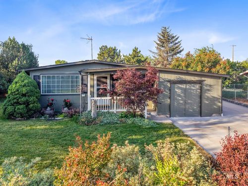 143 Morris Ct, Kuna, ID, 83634-2325 | Card Image
