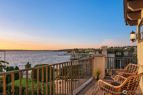701 1st Street S, Kirkland, WA, 98033 | Card Image