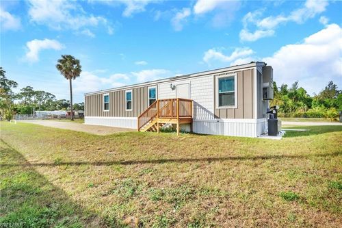 8111 Breeze Dr, NORTH FORT MYERS, FL, 33917-1711 | Card Image