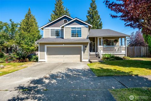 323 95th Dr Se, Lake Stevens, WA, 98258-3907 | Card Image