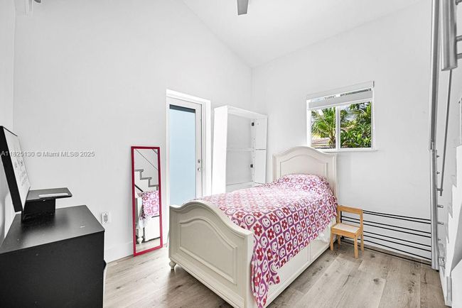 876 Ne 81 St St, House other with 3 bedrooms, 2 bathrooms and null parking in Miami FL | Image 34