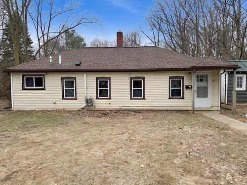 207 N Osmun St, Greenville, MI, 48838-1751 | Card Image