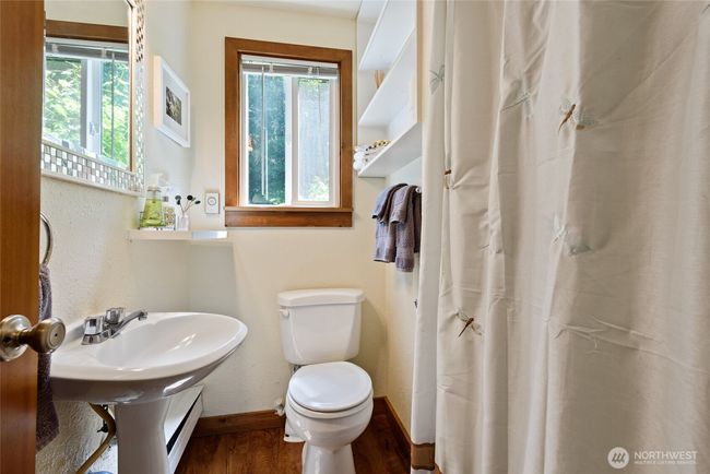Cabin 2 has a 3/4 bath | Image 23