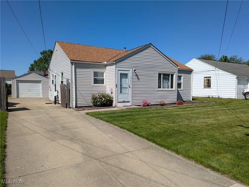 6706 Vandalia Ave, Brooklyn, OH, 44144-3965 | Card Image