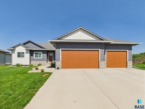 905 N Juniper St, Lennox, SD, 57039-2388 | Card Image