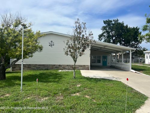 9237 Salisbury Dr, Brooksville, FL, 34613-4983 | Card Image