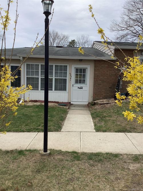 b-406 Woodbridge Dr, Ridge, NY, 11961-1378 | Card Image