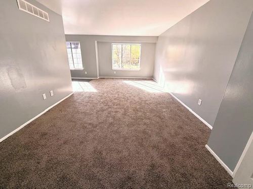 apt-229-30268 Southfield Rd, Southfield, MI, 48076-1317 | Card Image