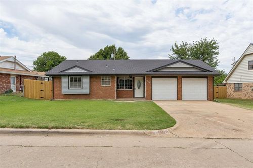 204 N Ranchwood Blvd, Yukon, OK, 73099-2034 | Card Image