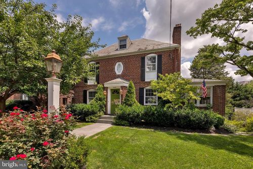 8505 Lynwood Pl, CHEVY CHASE, MD, 20815-6809 | Card Image