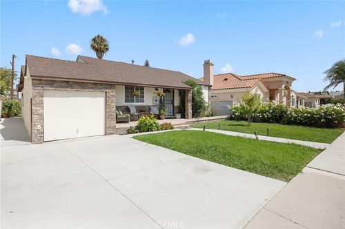 5017 W 118th Pl, Hawthorne, CA, 90250-2706 | Card Image