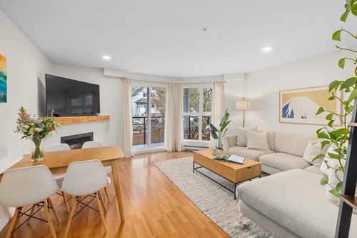 205-2212 Oxford St, Vancouver, BC, V5L1G1 | Card Image