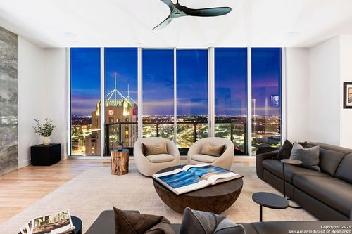 unit-3304-610 E Market St, San Antonio, TX, 78205-2750 | Card Image