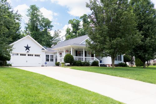 614 Ashley Oaks Dr, Clarksville, TN, 37042-6180 | Card Image