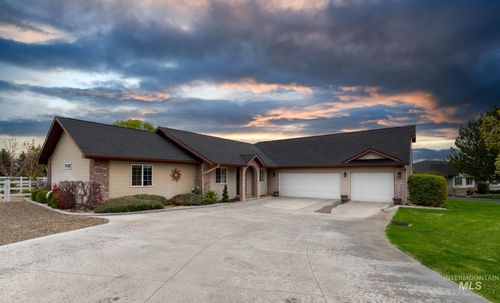 2520 E 3707 N, Twin Falls, ID, 83301 | Card Image