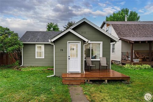 19 W 4th Ave N, Columbus, MT, 59019-7126 | Card Image