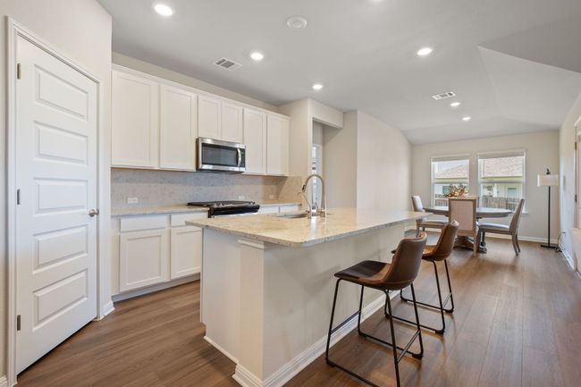 368 El Capitan Loop, House other with 3 bedrooms, 2 bathrooms and null parking in Dripping Springs TX | Image 5